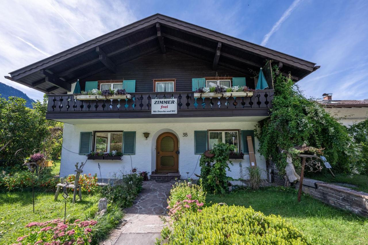 Gaestehaus Doering Миттенвальд Экстерьер фото