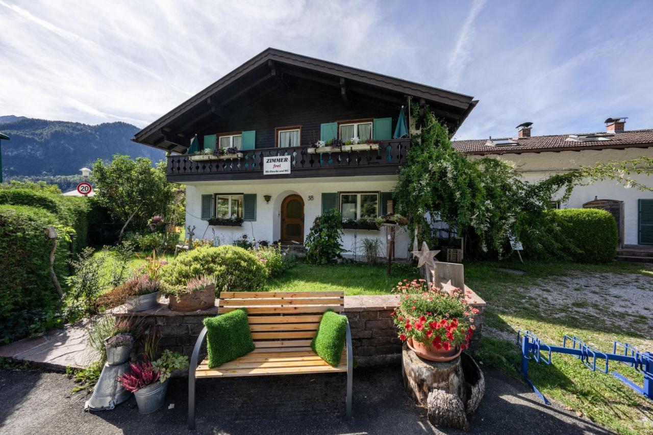 Gaestehaus Doering Миттенвальд Экстерьер фото