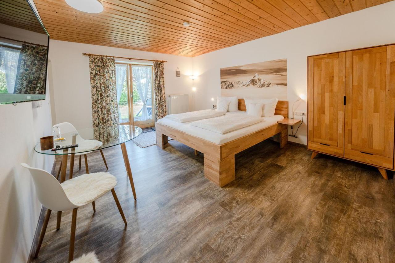 Gaestehaus Doering Миттенвальд Экстерьер фото